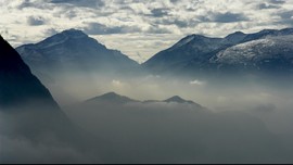 Gunung Tujuh Rupa yang Dilintasi Tiga Sungai di Sambas
