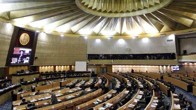 Parlemen Thailand sedang menggodok RUU yang mengatur soal demonstrasi, langkah yang menurut kritikus ditujukan untuk membungkam kebebasan berpendapat.