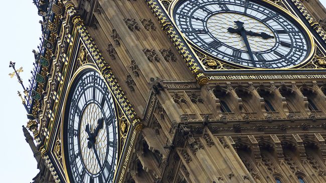 Satu bulan ini, jam raksasa di Inggris, Big Ben, berdetak enam detik lebih lambat setiap jamnya.