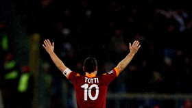 Totti Tolak Real Madrid di Masa Jaya