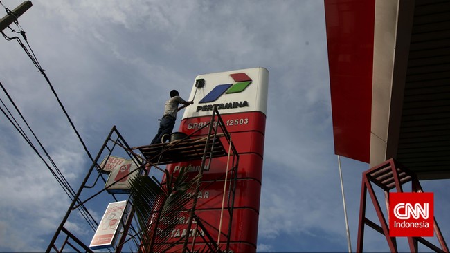 Kemnaker menjelaskan salah satu isi perdamaian antara karyawan dengan direksi Pertamina yang membuat mereka batal mogok adalah kenaikan gaji mulai April 2022. 