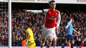 Ledekan Kakek-kakek untuk Laurent Koscielny