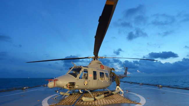 Tim pencari gabungan berhasil menangkap tiga sinyal ping yang diduga kuat berasal dari kotak hitam yang selama ini dicari di 35 meter kedalaman laut.