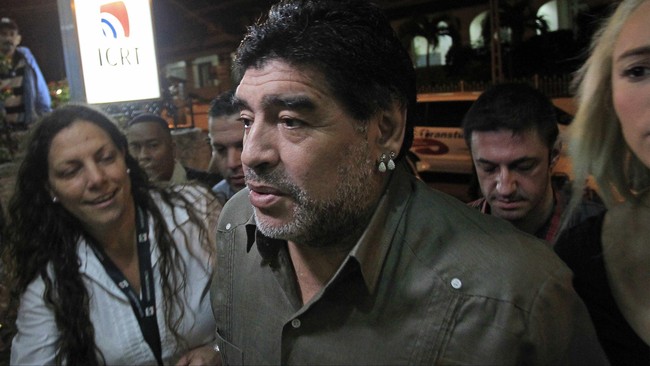 Lengenda sepak bola, Maradona, berharap bisa terlibat dalam proses pembersihan FIFA, jika Pangeran Ali bin Al-Hussein menjadi pewaris tahta Sepp Blatter.