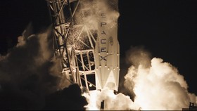 SpaceX Siap Uji Coba Terbang Crew Dragon