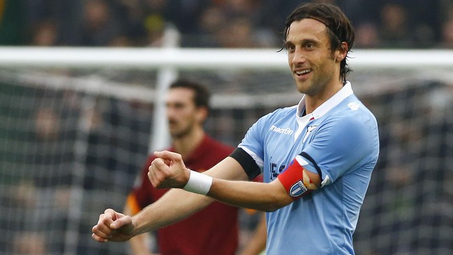Stefano Mauri kini bebas memilih ingin bergabung dengan klub dari liga manapun setelah kontraknya dengan Lazio tak diperpanjang kembali.