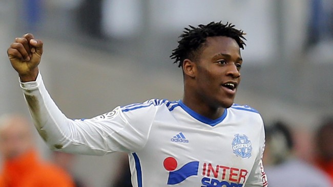 Liverpool harus bersaing dengan Tottenham Hotspur, West Ham, dan Juventus untuk mendaratkan Michy Batshuayi ke Anfield.