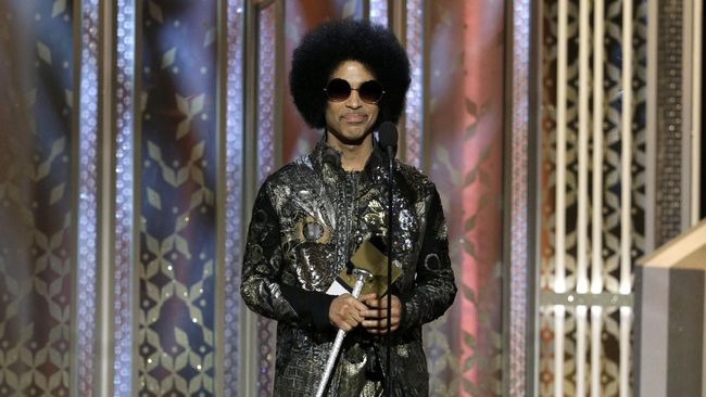 Bukan seperti 'Purple Rain' yang merupakan film biopik, film musikal ini diharapkan sesukses 'Mamma Mia' yang dibuat berdasarkan karya grup ABBA.
