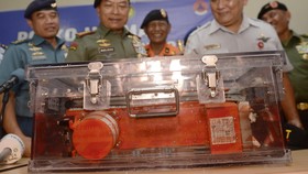 CVR AirAsia QZ8501 Diangkat dari Laut Hari Ini