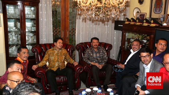 Penetapan calon Kapolri oleh KPK tidak membuat Komisi III menghentikan uji kelayakan Budi Gunawan, kecuali adanya surat penarikan dari Istana.