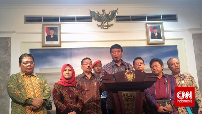 Hal itu disebut Adnan Pandu Praja, wakil Ketua KPK yang pernah duduk di Kompolnas. Dia menilai Kompolnas harus beri penjelasan atas pemilihan Budi Gunawan.