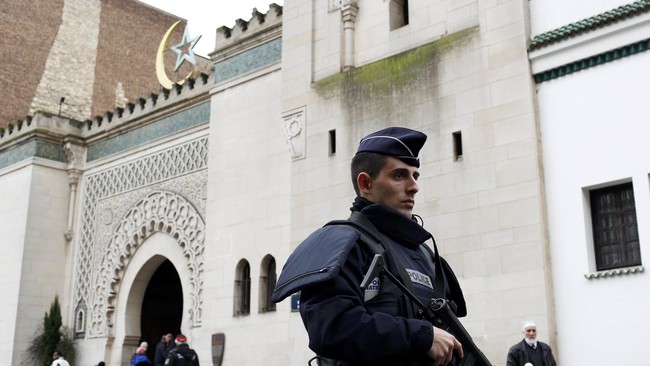 Organisasi polisi Erop, Europol, mengatakan wilayah Uni Eropa kini menghadapi ancaman keamanan dari lima ribu warga wilayah itu yang bertempur di Suriah.