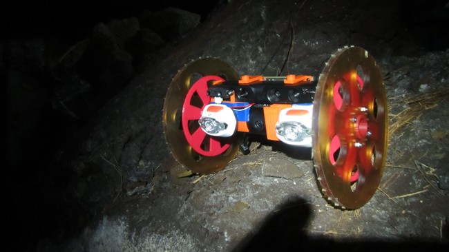 Laboratorium NASA telah mengembangkan sebuah robot kecil yang mampu menembus dinding gunung api. Bekal meneliti gunung api di ruang angkasa.