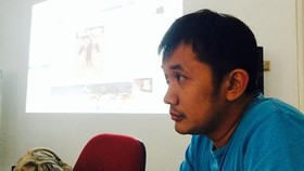 Hanung Bramantyo Menangis di Perilisan Poster 'Bumi Manusia'