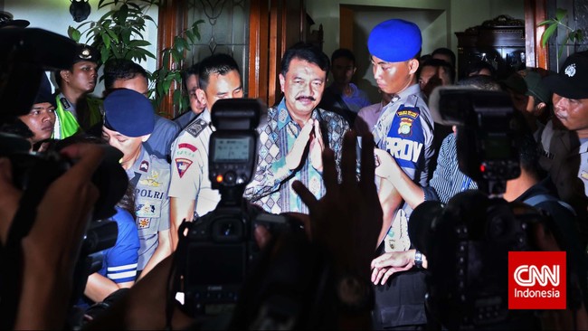 Puluhan ribu orang tersebut juga sepakat untuk mendesak Presiden Joko Widodo atas tiga hal, terkait pemilihan Kepala Kepolisian Republik Indonesia.