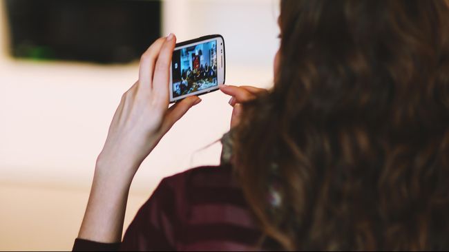 7 Rekomendasi Aplikasi Edit Video di HP Android Terbaik Untuk dapat menghasilkan video menarik perlu menggunakan aplikasi edit video. Berikut 7 rekomendasi aplikasi edit video di HP Android yang wajib dicoba.
