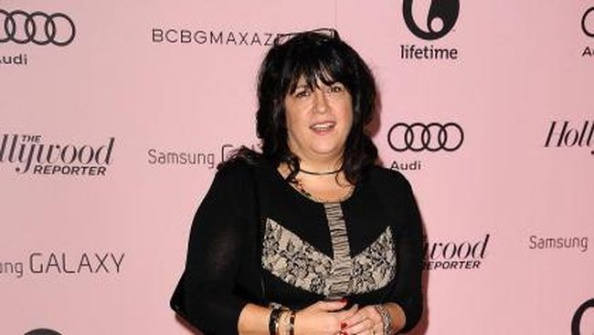 Perusahaan E.L. James mengalami tahun penuh kesuksesan. Ia berhasil mengamankan royalti dan penggunaan hak cipta lebih lanjut.