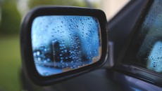 Viral SUV Lindas Balita di Tikungan, Ingat Bahaya Blind Spot
