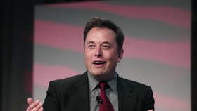 Tesla Siap Luncurkan Baterai Pengganti Listrik Rumah