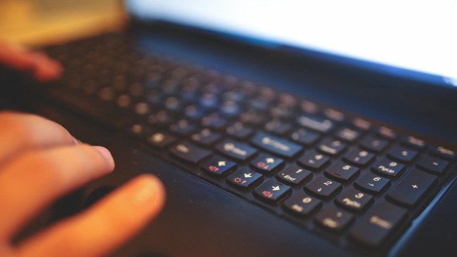 Ilustrasi laptop