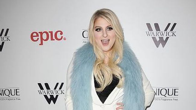 Meghan Trainor tengah bekerja sama dengan mantan kekasih Taylor Swift, Harry Styles. Kini, ia juga mendepak album 1989 Swift dari puncak tangga lagu Billboard.