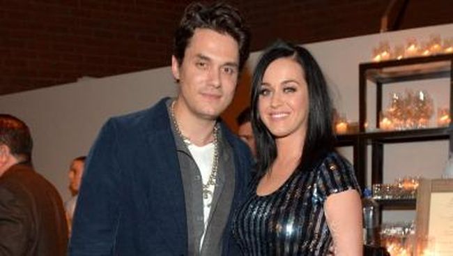 Hubungan Katy Perry dan John Mayer tak ubahnya air laut: melulu mengalami pasang surut. Pekan lalu, keduanya dikabarkan berkencan intim.