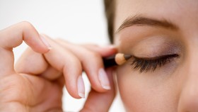 Lipstik Cair, Alternatif Eyeliner Cantik Warna-warni