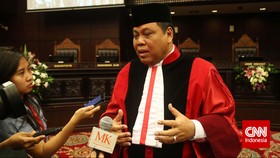Kisah Masjid Sederhana dan Open House Ketua MK Arief Hidayat