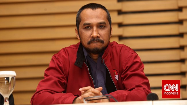Mantan komisioner KPK Erry Riyana Hardjapamekas menilai perlu adanya klarifikasi soal tudingan pertemuan Ketua KPK Abraham Samad dengan PDIP.