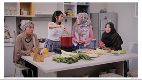 Warna-warni Perempuan Berhijab di Persimpangan