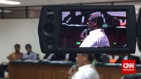 Akil Mochtar Merasa Ditipu Pengusaha Atribut Kampanye