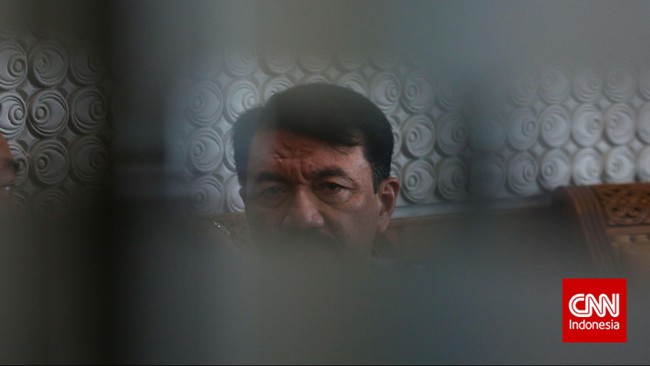 Kuasa hukum Budi menyebut KPK telah melakukan proses pembiaran karena membutuhkan waktu lama untuk menindak Budi, sejak pertama kali dicurigai.