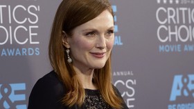 Sentuhan Julianne Moore Semarakkan Oscar 2015