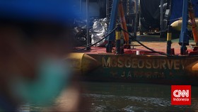 12 Balon Gas Dikerahkan Angkat Badan Pesawat QZ8501