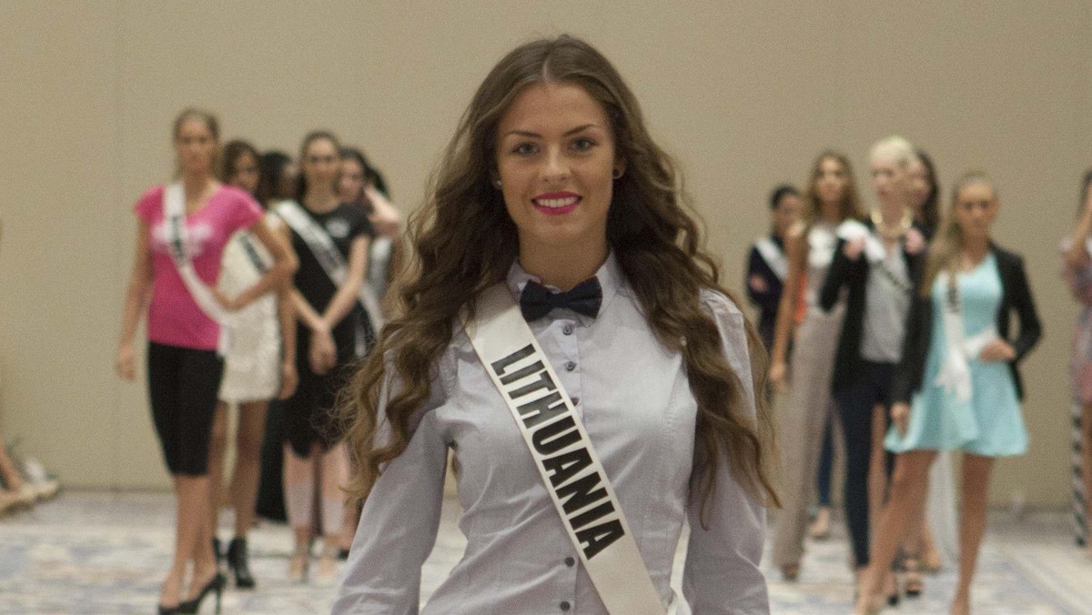 Mengintip Latihan 'Jalan Cantik' Kontestan Miss Universe 2014