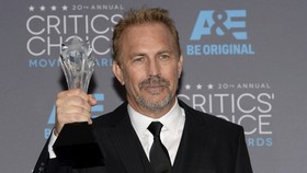 Kevin Costner Bongkar Rahasia Poster 'The Bodyguard'