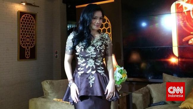 Artis cantik Titi Kamal punya trik tersendiri dalam memanjakan hobinya berwisata kuliner, dengan tetap menjaga postur tubuh ideal. 