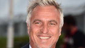 David Ginola Calonkan Diri Sebagai Presiden FIFA