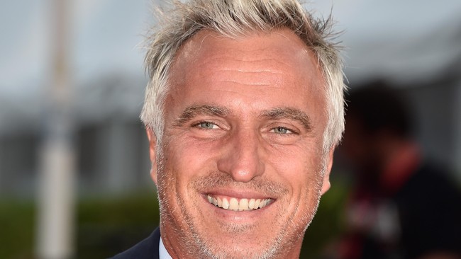 Mantan pesepakbola Perancis, David Ginola dipastikan tersingkir dari arena pertarungan menuju kursi Presiden FIFA, karena gagal mendapatkan cukup dukungan.