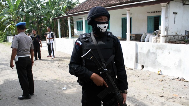 Irfan Awwas menegaskan bahwa ideologi ISIS bukan Islam, melainkan kebencian yang terinspirasi kekejaman tentara AS dan Densus 88 terhadap terduga teroris.