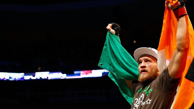 Bintang paling populer di dunia UFC, Conor McGregor, mengalahkan juara dunia UFC yang belum terkalahkan dalam satu dekade, Jose Aldo, hanya dalam 13 detik.