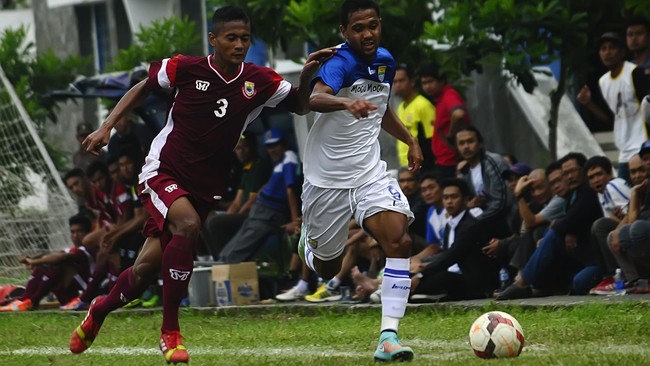Persib mencoret dua pemain asing usai dikalahkan Arema Cronus 1-2 pada final Inter Island Cup (IIC) 2014 di Stadion Gelora Sriwijaya Jakabaring, Minggu (1/2).
