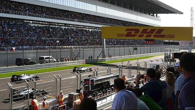 GP Rusia akan dimulai satu jam lebih cepat pada tahun ini, demi meminimalkan kecelakaan yang diakibatkan oleh hujan turun di sore hari.