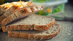 Apa Saja Jenis Roti Terbaik untuk Penderita Kolesterol?