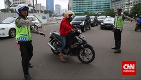Polri Beberkan Alasan Larang Pemotor Pakai Sandal Jepit