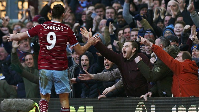 Karena bermain secara membosankan di babak pertama melawan Hull City, West Ham United diejek oleh para penggemarnya sendiri.