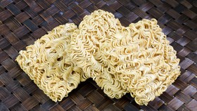 Orang-orang yang Sebaiknya Berpantang Makan Mi Instan