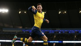 Wenger Bikin Giroud Bersaing dengan Walcott