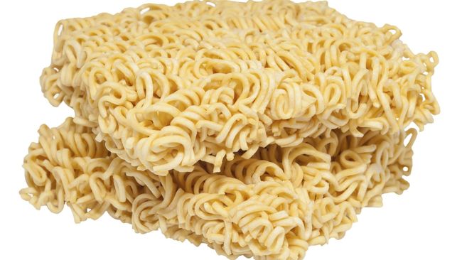 Tapi, mengandalkan mi instan sebagai satu-satunya sumber makanan tidaklah dibenarkan.