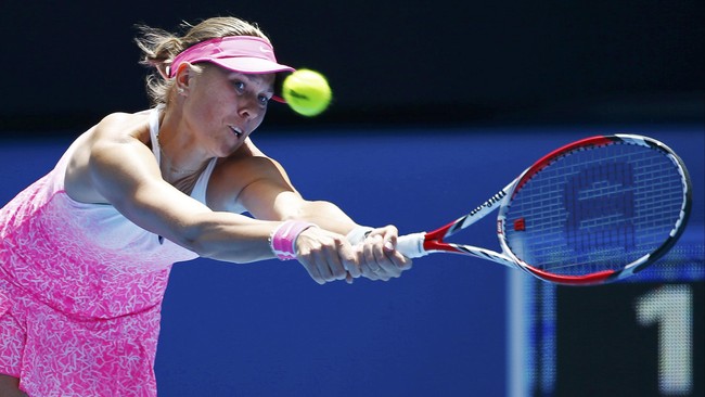 Lucie Hradecka mengaku Rod Laver Arena terlalu besar sehingga ia tidak mampu menangkis bola. Tapi akhirnya ia berhasil mengalahkan Ana Ivanovic.